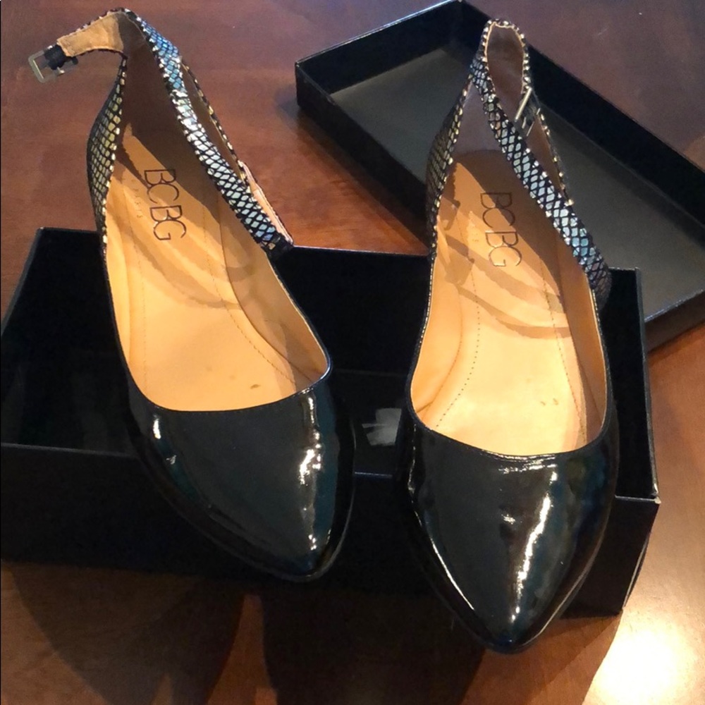 BCBG black patent leather flats - Picture 2 of 6